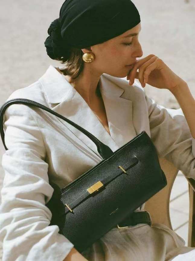 Designer handbag pre-order / 1:1 quality / turnaround time 2-4 weeks / size 36*11*14cm